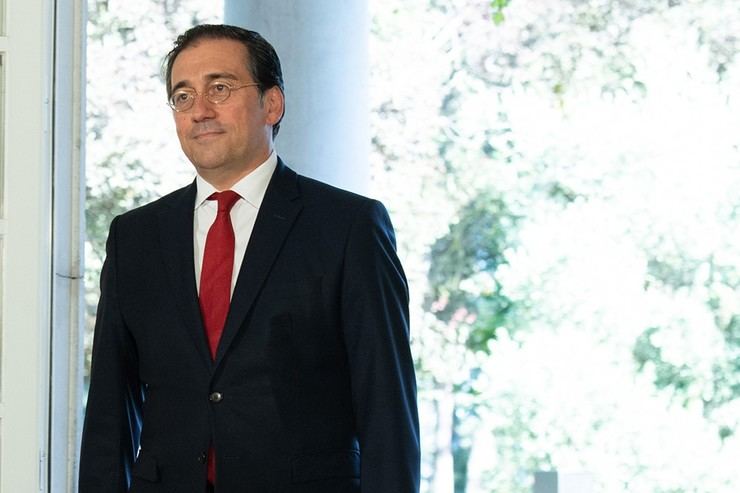 Albares reafirma en París la importancia del derecho internacional humanitario