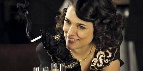 ¿Por qué tienen que fumar en la televisión?