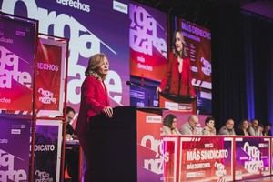 Pilar Alegría destaca la importancia del diálogo social en tiempos de crisis