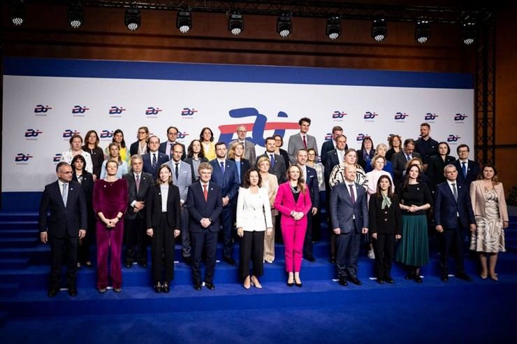 Díaz impulsa la democracia laboral en la UE