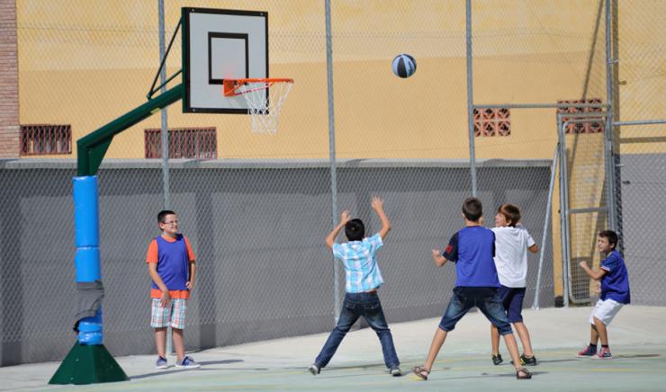 Educación destina 2,1 millones a la compra de equipamiento deportivo de los centros educativos en Andalucía