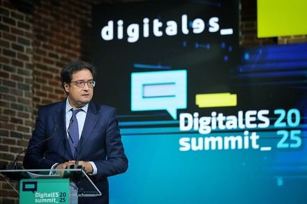 España y diez países europeos exigen control de edad en redes sociales para menores