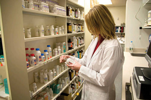 Los socialistas reclaman transparencia en la industria farmacéutica