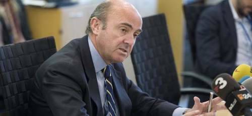 El Gobierno revisa a la baja la economía española