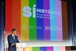Sánchez celebra 20 años de matrimonio igualitario y advierte: 