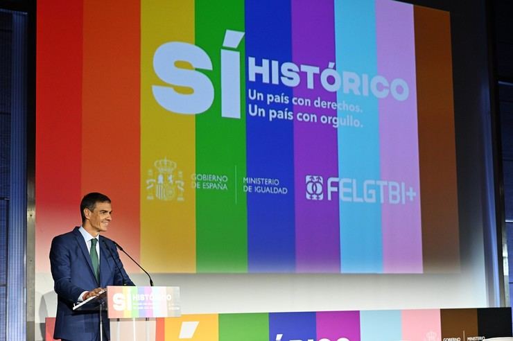 Sánchez celebra 20 años de matrimonio igualitario y advierte: 'España no volverá al armario'