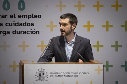 España crea una comisión para fortalecer la atención a la dependencia