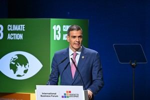 Pedro Sánchez apunta en Sevilla a una 