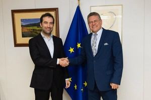 Cuerpo destaca la unidad europea frente al aumento de aranceles en reunión con comisario de Comercio