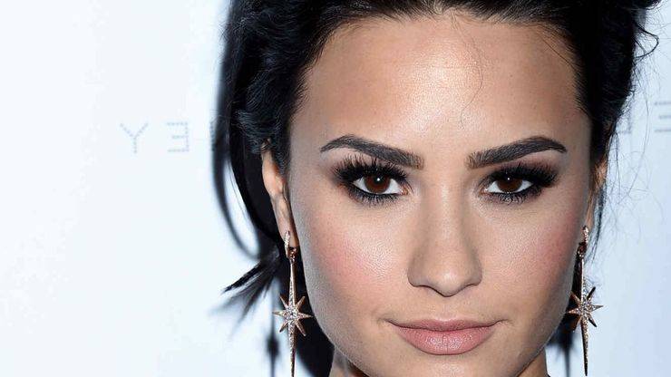Demi Lovato vs. Taylor Swift