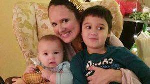 Desaparece con sus hijos tras una cita a ciegas y el incendio de su hogar con sus mascotas dentro