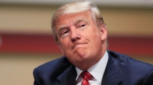 Trump decide no abandonar 'de momento' el NAFTA