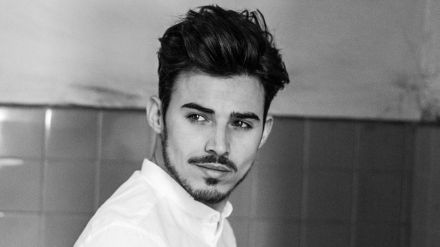 Ángel Capel se pasa al pop latino con ‘Sin ti me muero’