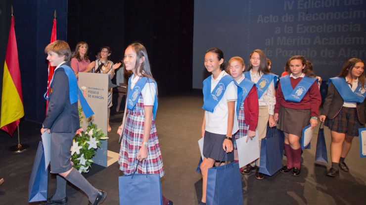 Pozuelo reconoce el mérito y la excelencia académica de los alumnos de Primaria y Secundaria de la ciudad