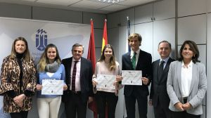 El Ayuntamiento de Majadahonda y la UFV reconocen la excelencia educativa de tres jóvenes majariegos