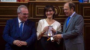 Susana Pérez Quislant, galardonada con la Cruz de la Dignidad que concede la AVT