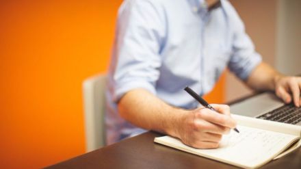 Vigilancia empresarial, privacidad e intimidad en la era digital