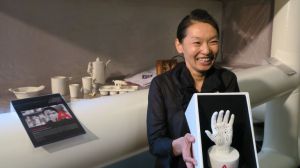 Yukiko Kitahara, de la Federación de Artesanos de Sevilla (FAS), recibe el Premio Nacional de Artesanía