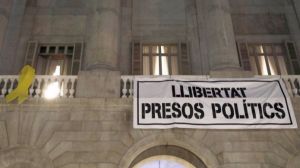 Quiten los lazos amarillos