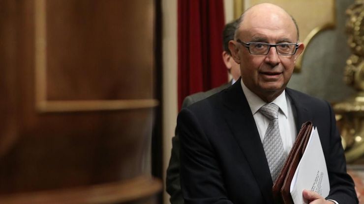 El gobierno respalda a Montoro sobre las cuentas del 1-O