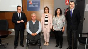 Las víctimas del terrorismo que darán su testimonio en centros docentes de la Comunidad reciben formación de la Junta y el Ministerio del Interior