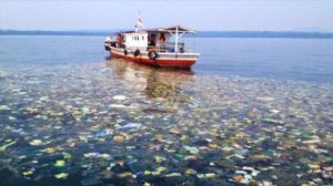 España primera potencia europea en verter plasticos al mar