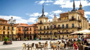 La Junta promociona la oferta de turismo urbano a través de medios internacionales especializados de 16 países