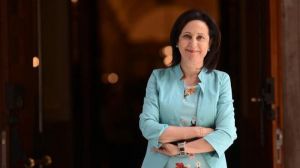 Margarita Robles mantiene la cúpula de Defensa