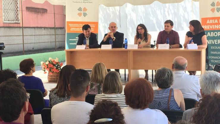 Oltra destaca la 'dedicación y profesionalidad del valioso equipo humano' de Proyecto Hombre