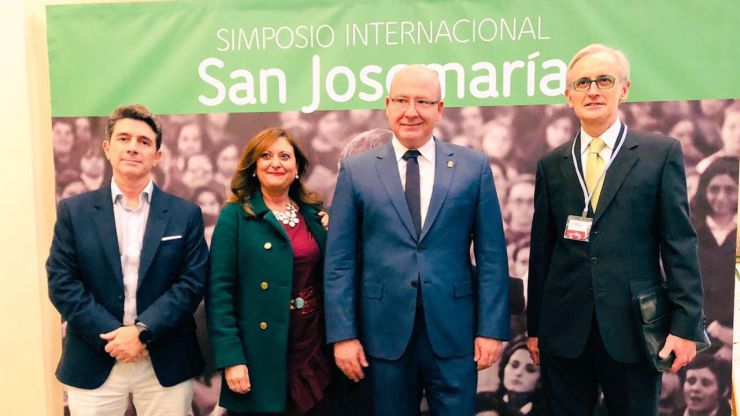 El alcalde de Jaén valora la 'implicación' de personas comprometidas con la sociedad para mejorarla desde la Fe
