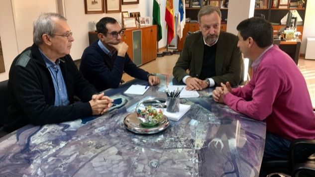 Ayuntamiento de Huelva y CCOO abordan el objetivo de reforzar el control de las obras de la ciudad que implican la manipulación de amianto