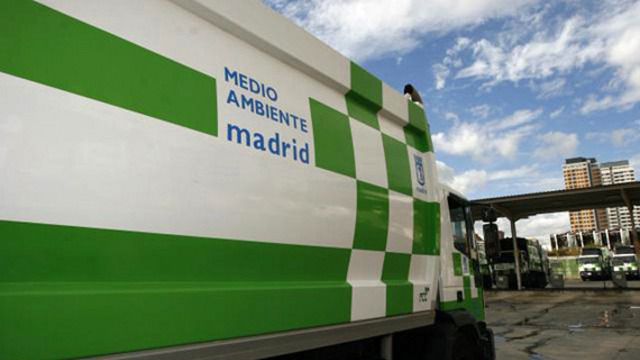 Dispositivo de limpieza y recogida de residuos durante las fiestas navideñas
