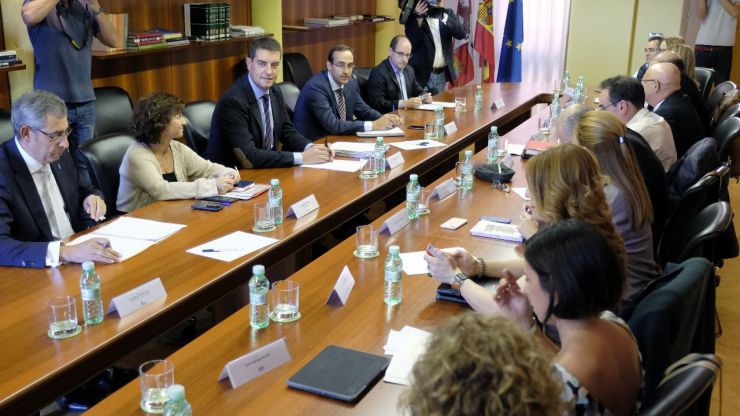 Castilla y León se reafirma en su compromiso con la aplicación de la jornada ordinaria de 35 horas