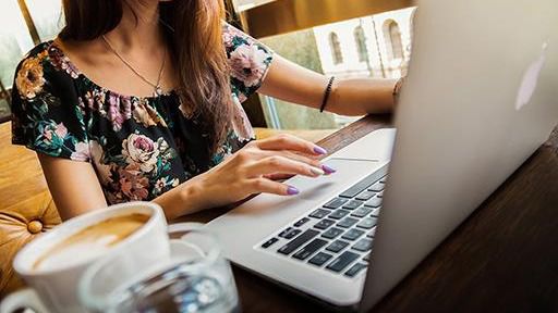 122.798 parados menos en septiembre respecto al mismo mes del año anterior
