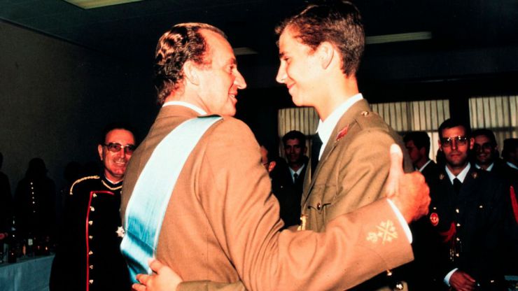 Felipe VI renuncia a la herencia de su padre y le retira la asignación