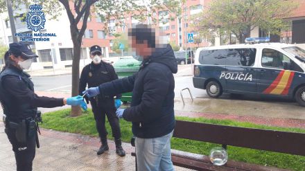 Sancionado por sacar a pasear a sus peces en Logroño