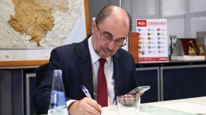 Javier Lambán, primer socialista que se vuelve en contra de las consignas del Gobierno