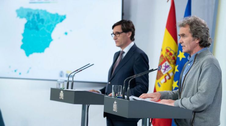 Fernando Simón carga contra los que ponen en su currículum que tienen anticuerpos y reconoce secuelas neurológicas y renales