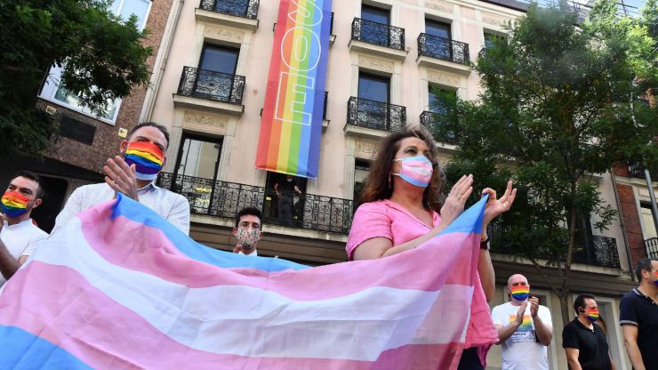 Igualdad crea el Consejo de Participación de las Personas LGTBI en plena 'guerra' feminista