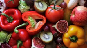 La uva de mesa, el pimiento y la manzana... ¿Las frutas y verduras más tóxicas?