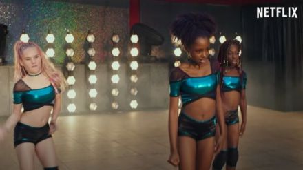 ¿Ha sexualizado Netflix a unas niñas en este póster?