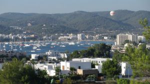 Encuentran el cuerpo sin vida de una joven de 23 años en un hotel de Ibiza