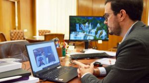 Alberto Garzón inicia una ronda de reuniones para abordar su plan de alimentación saludable