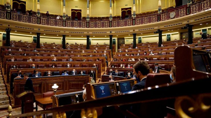 Sanciones para los diputados que usen discursos racistas o machistas