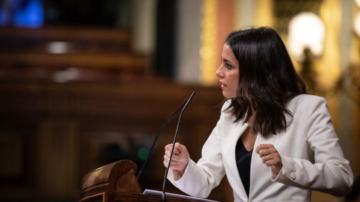 Arrimadas al Gobierno: 'Actúan tarde y mal, y en lo económico ni aparecen'
