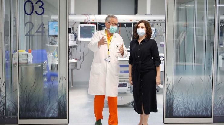 Ayuso: 'Nos gustaría poder llevar los test de la Comunidad de Madrid a las farmacias'