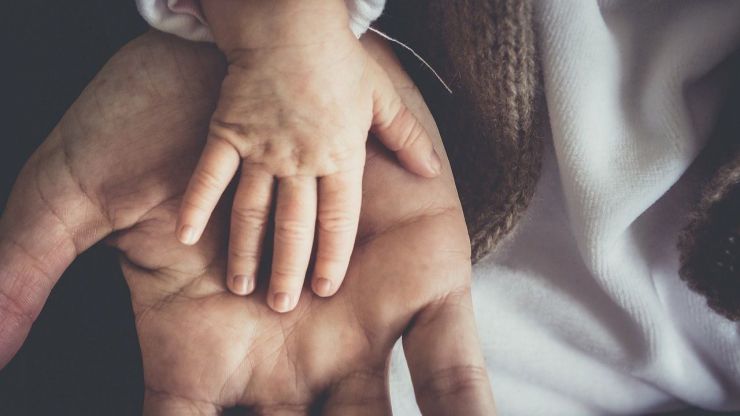 El permiso de paternidad en España se amplía hasta las 16 semanas este viernes