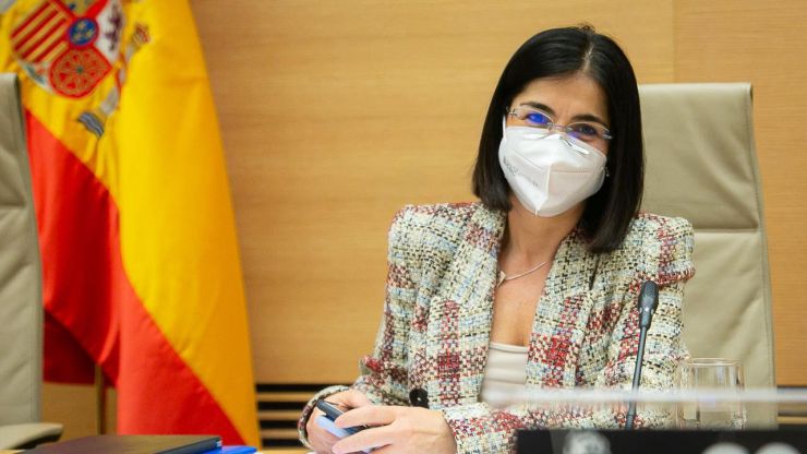 El Gobierno aclara que 'nadie que quiera vacunarse en España se quedará sin vacunar'