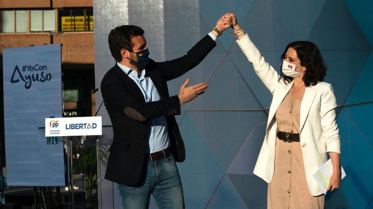 El CIS también sucumbe al 'efecto Ayuso' y aúpa al PP pese a que aún se mantiene lejos