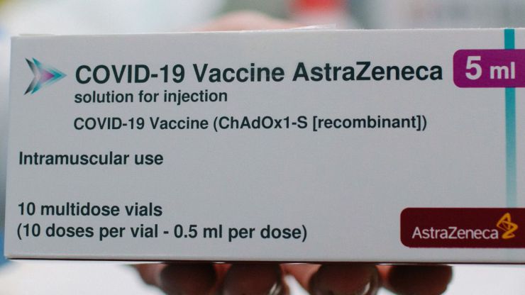 Se amplía de 12 a 16 semanas la administración de la segunda dosis de AstraZeneca en menores de 60 años